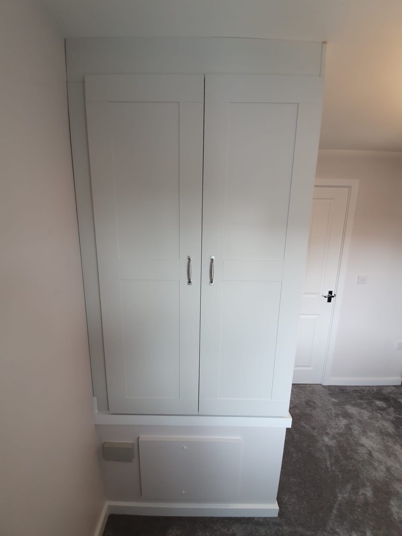 Fitted wardrobes: a carpenter, IKEA Pax, or one of the national firms